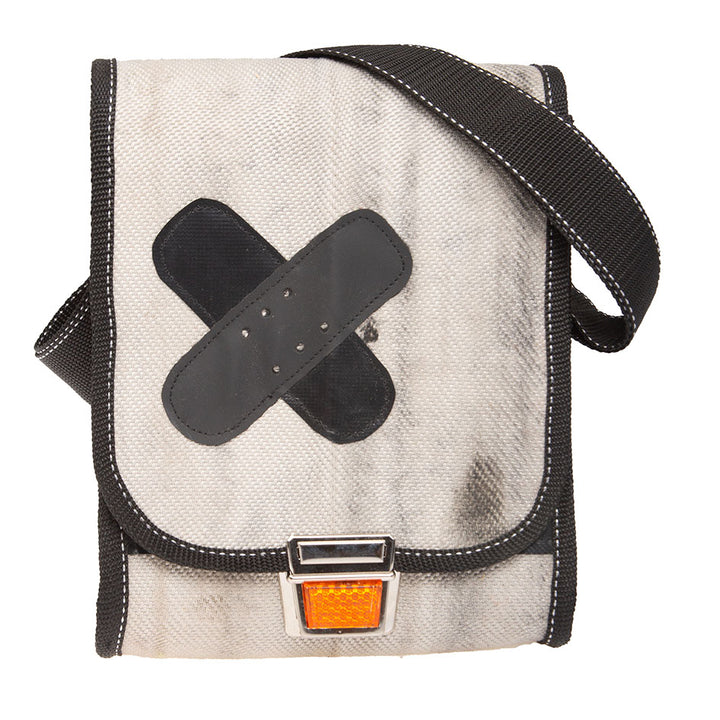 Herrenhandtasche “Hermann” aus recyceltem Feuerwehrschlauch – nachhaltig, robust und stylisch.