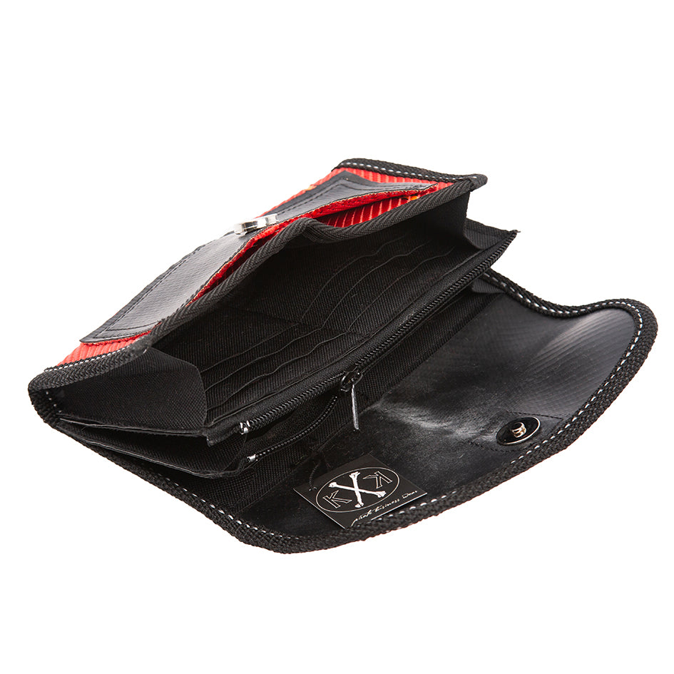 “Huberta Deluxe” – Feuerwehrschlauch-Geldbörse mit 12 Kartenfächern & elegantem Design.