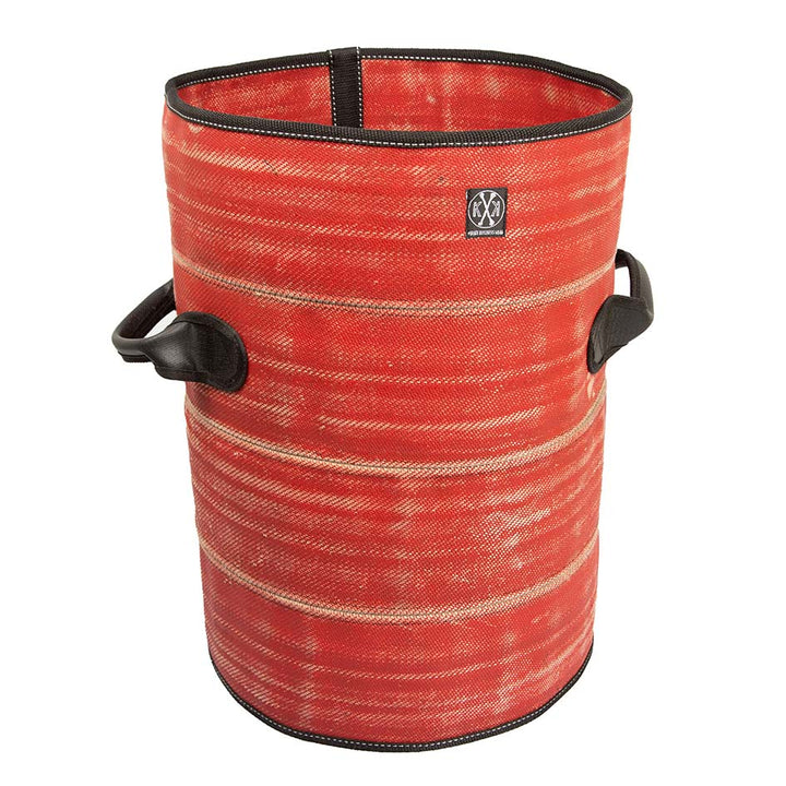 Stilvoller und strapazierfähiger Allround-Korb aus recyceltem Feuerwehrmaterial