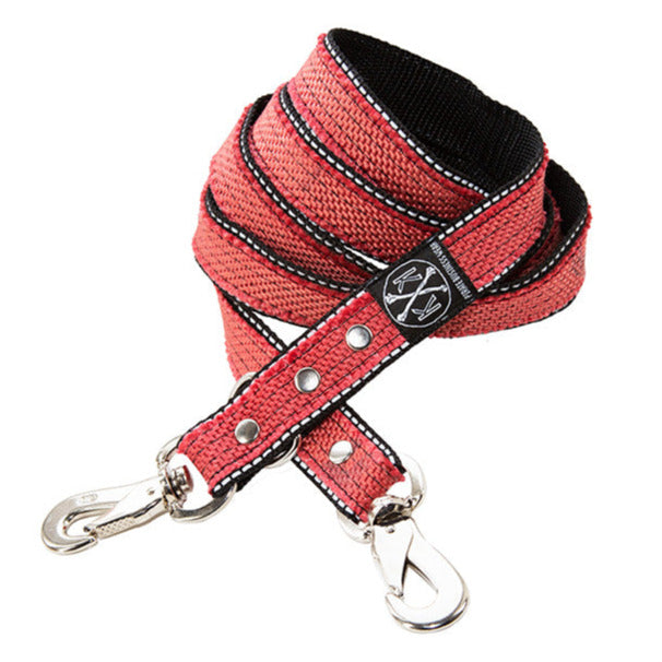 Extrem belastbare Hundeleine aus Feuerwehrschlauch – perfekt für aktive Hunde