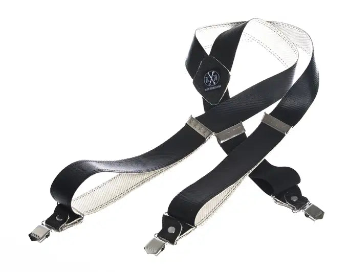 Stylische Oldschool-Klappschnallen-Hosenträger aus Feuerwehrschlauch.