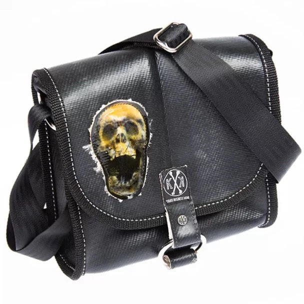 Handgefertigte Recycling-Tasche “Thekla” – jedes Stück ein Unikat.