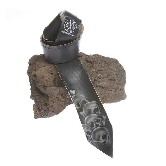 Schwarze Krawatte mit Totenkopf Design